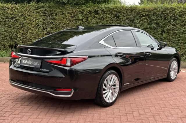 Lexus ES (2019) thumbnail 2