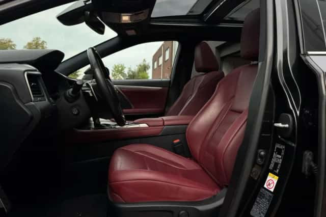 Lexus RX (2018) thumbnail 4