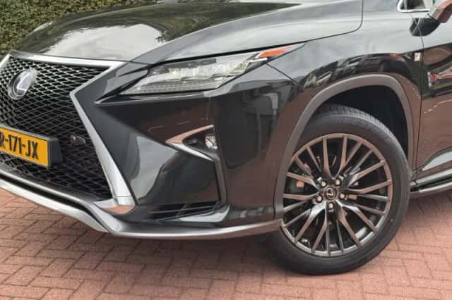 Lexus RX (2018) thumbnail 5
