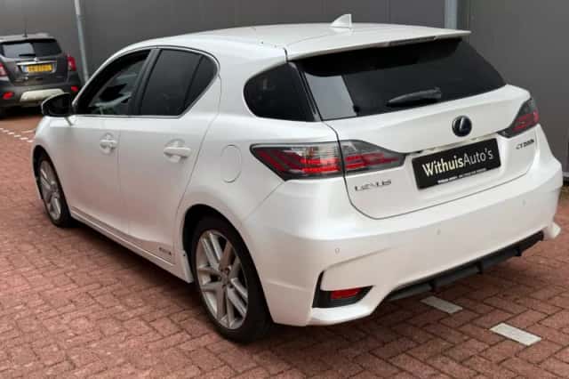 Lexus CT (2014) thumbnail 4