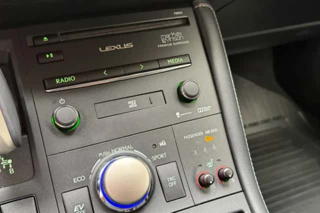 Lexus CT (2014) thumbnail 5