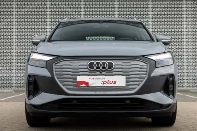 Audi Q4 e-tron (2024) thumbnail 2