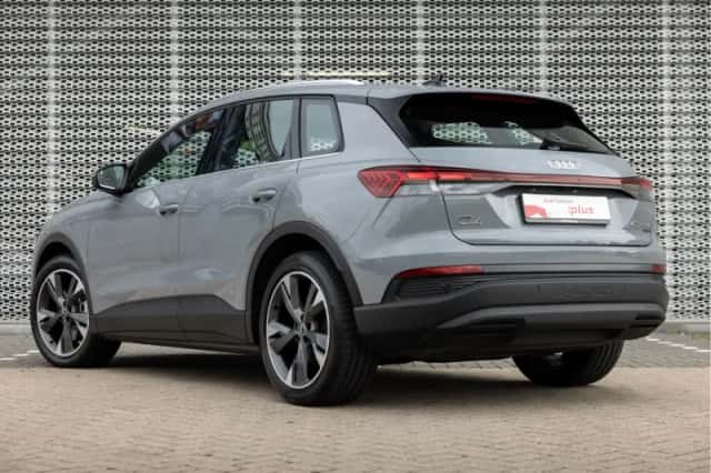 Audi Q4 e-tron (2024) thumbnail 4