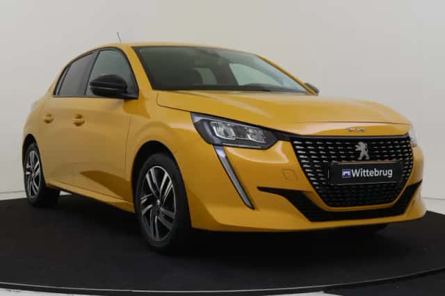 Peugeot 208 (2023) thumbnail 3
