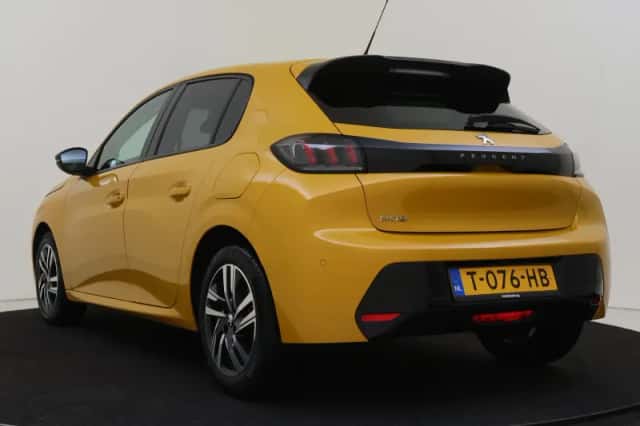 Peugeot 208 (2023) thumbnail 4