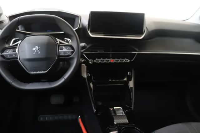 Peugeot 208 (2023) thumbnail 5