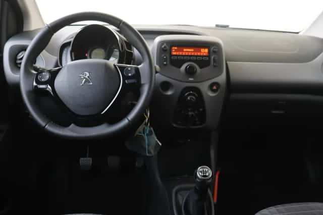 Peugeot 108 (2021) thumbnail 5
