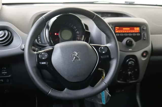 Peugeot 108 (2021) thumbnail 6