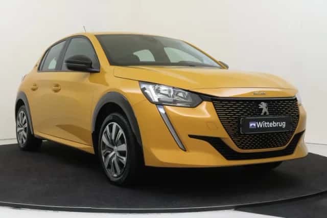 Peugeot e-208 (2023) thumbnail 3