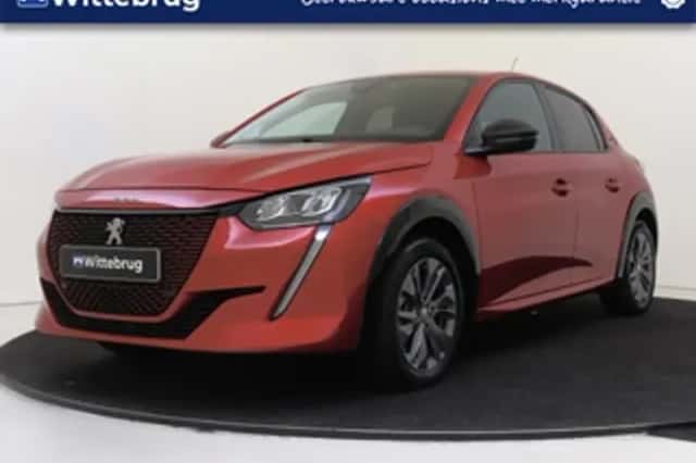 Peugeot e-208 (2023) thumbnail 1