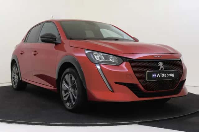 Peugeot e-208 (2023) thumbnail 3