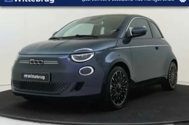 Fiat 500 (2022) thumbnail 1