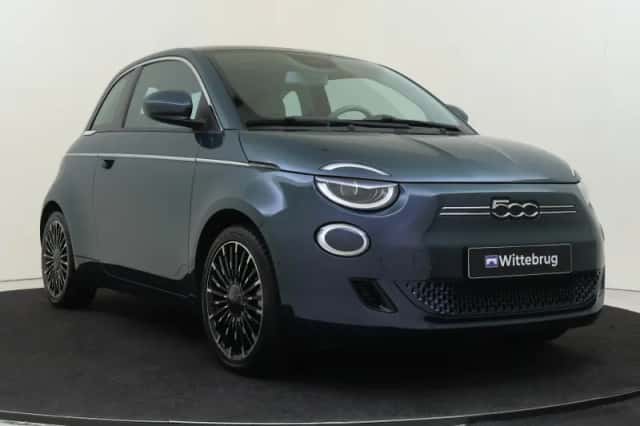 Fiat 500 (2022) thumbnail 3