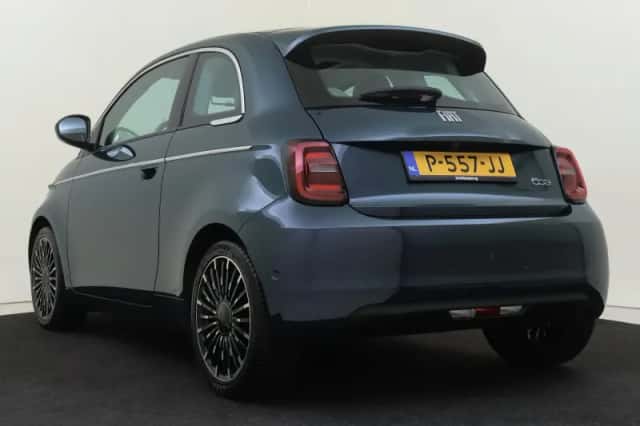 Fiat 500 (2022) thumbnail 4