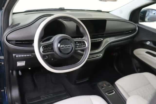 Fiat 500 (2022) thumbnail 5