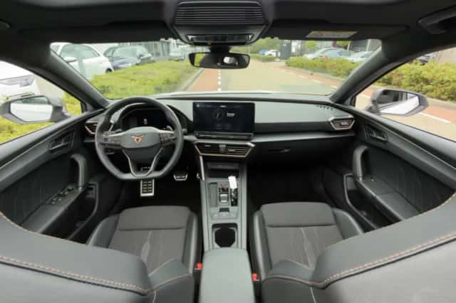 CUPRA Leon Sportstourer (2023) thumbnail 4