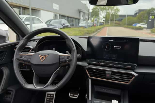 CUPRA Leon Sportstourer (2023) thumbnail 5