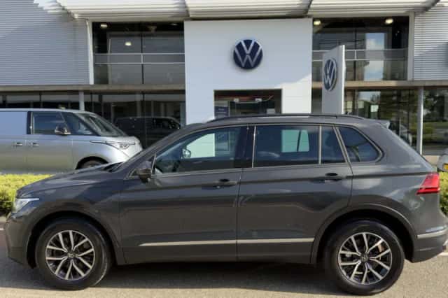 Volkswagen Tiguan (2022) thumbnail 4