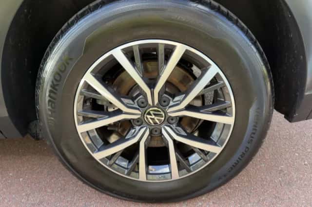 Volkswagen Tiguan (2022) thumbnail 5