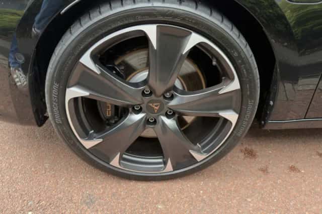 CUPRA Leon (2023) thumbnail 5