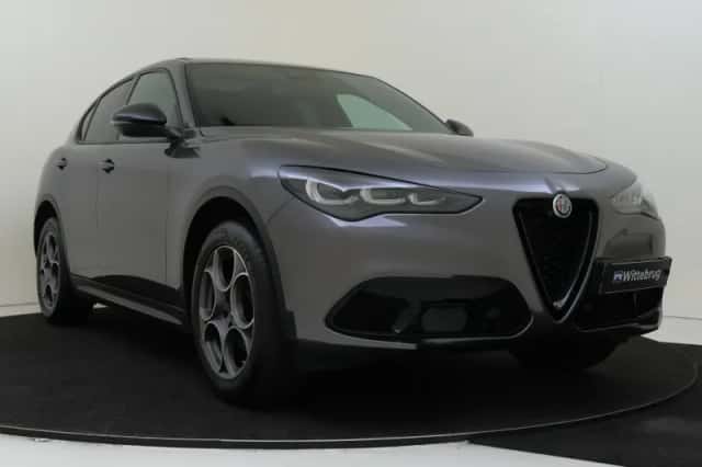 Alfa Romeo Stelvio (2023) thumbnail 3