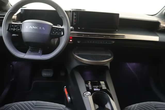 Lancia Ypsilon (2024) thumbnail 5