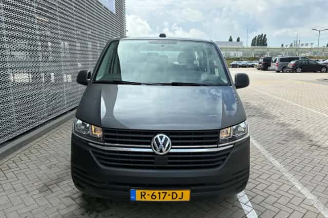 Volkswagen Transporter (2021) thumbnail 2