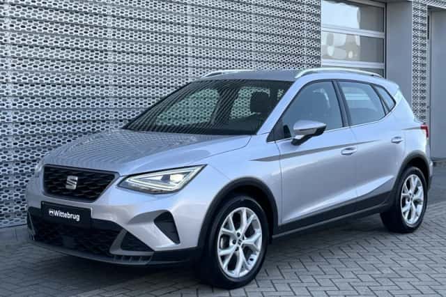 SEAT Arona (2023) thumbnail 5