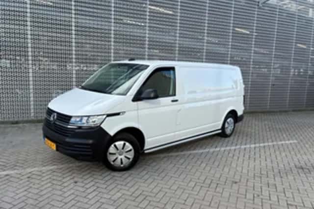 Volkswagen Transporter (2024) thumbnail 1