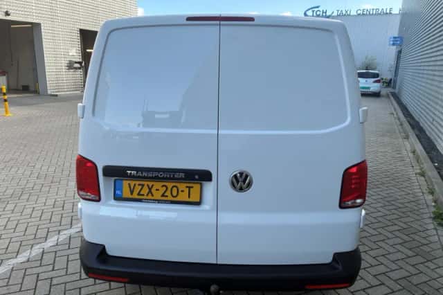 Volkswagen Transporter (2024) thumbnail 3