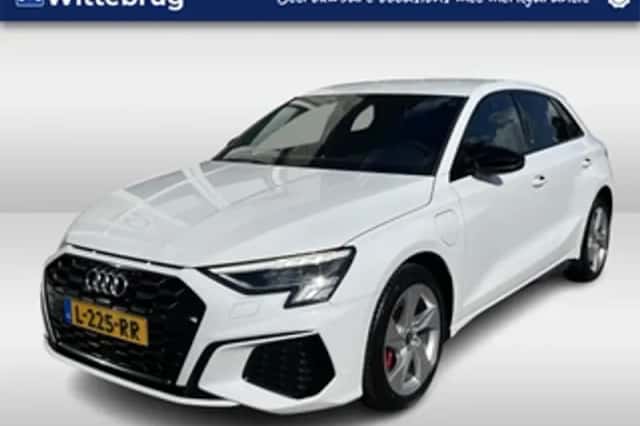 Audi A3 (2021) thumbnail 1