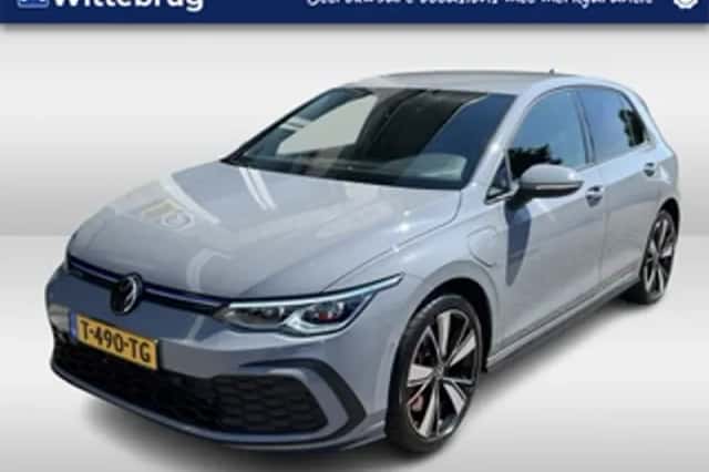 Volkswagen Golf (2021) thumbnail 1