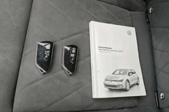 Volkswagen Golf (2021) thumbnail 5