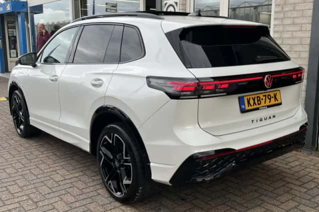 Volkswagen Tiguan (2025) thumbnail 5