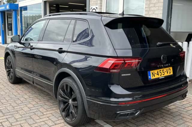 Volkswagen Tiguan (2022) thumbnail 2