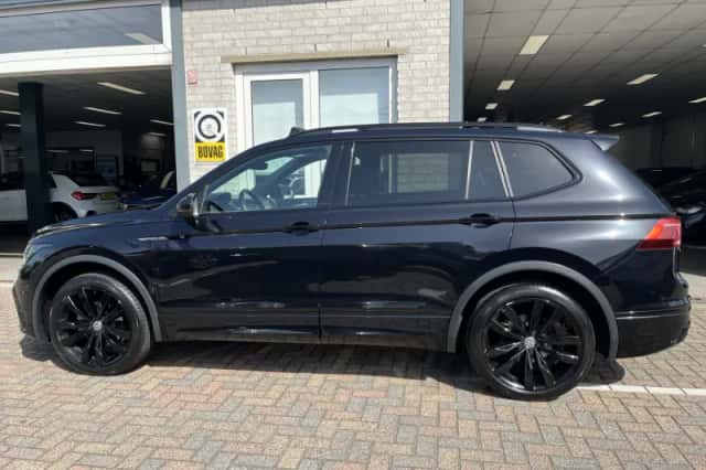 Volkswagen Tiguan (2022) thumbnail 2