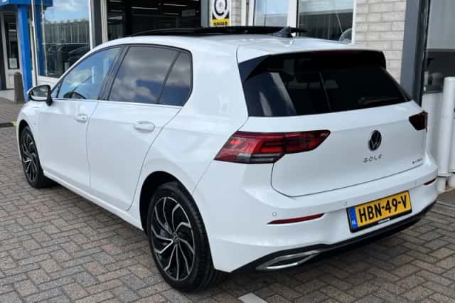 Volkswagen Golf (2021) thumbnail 5