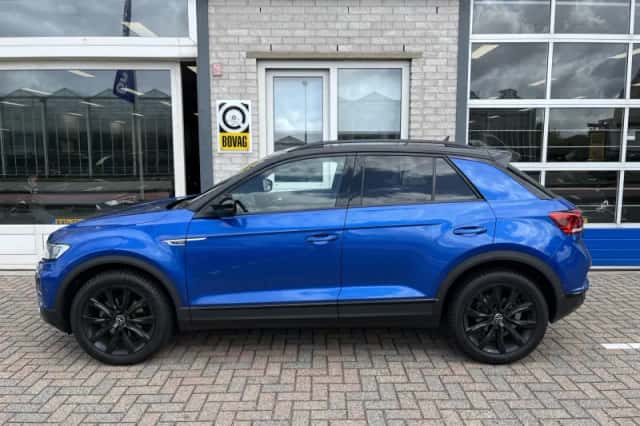 Volkswagen T-Roc (2020) thumbnail 2