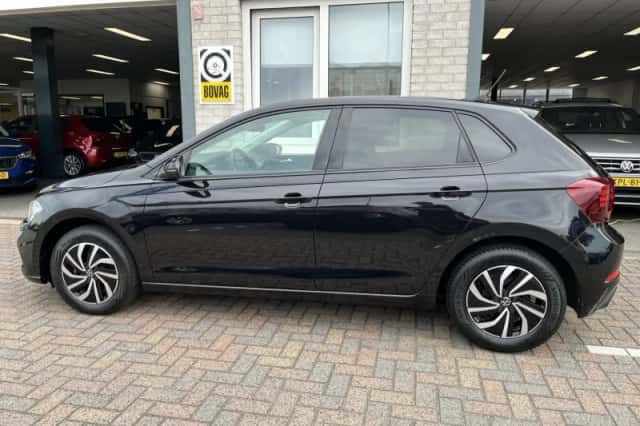 Volkswagen Polo (2023) thumbnail 2