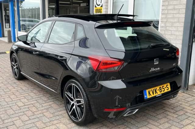 SEAT Ibiza (2023) thumbnail 5