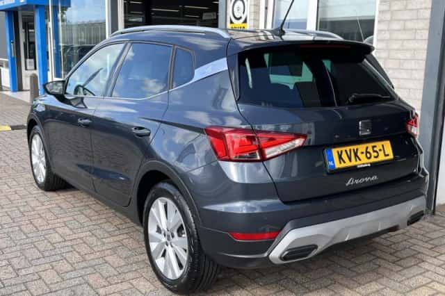 SEAT Arona (2023) thumbnail 5