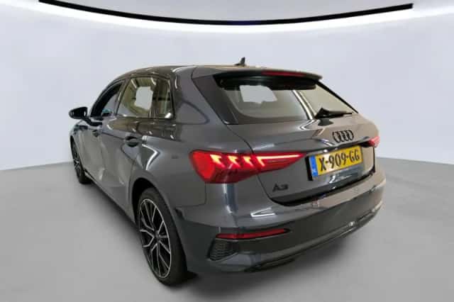 Audi A3 (2023) thumbnail 2