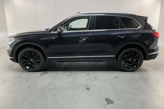 Volkswagen Touareg (2022) thumbnail 2