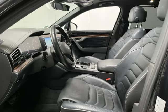 Volkswagen Touareg (2022) thumbnail 6