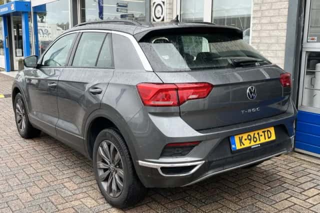 Volkswagen T-Roc (2021) thumbnail 5