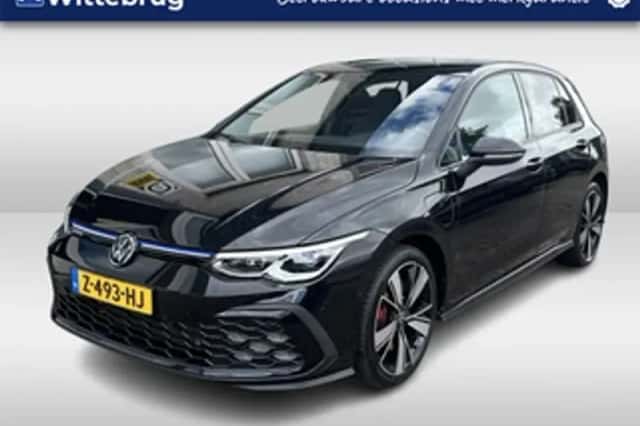 Volkswagen Golf (2021) thumbnail 1