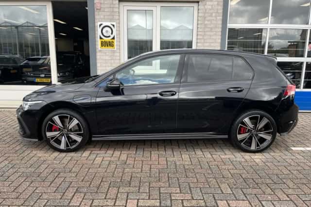 Volkswagen Golf (2021) thumbnail 2