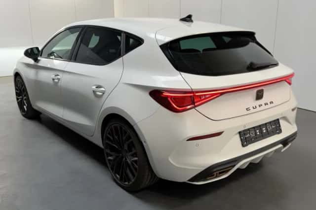 CUPRA Leon (2022) thumbnail 5