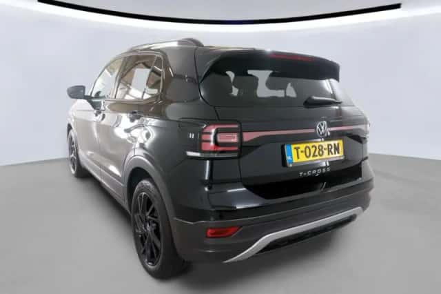 Volkswagen T-Cross (2023) thumbnail 2