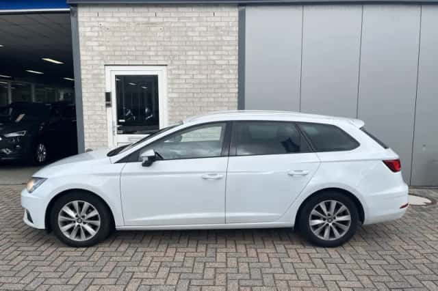SEAT Leon (2017) thumbnail 2
